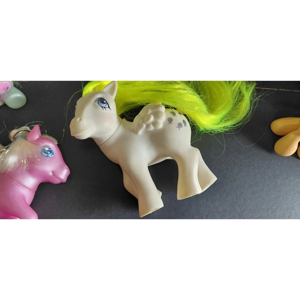 Hasbro mix of vintage & modern My Little Pony brushable figures Collectible Toys